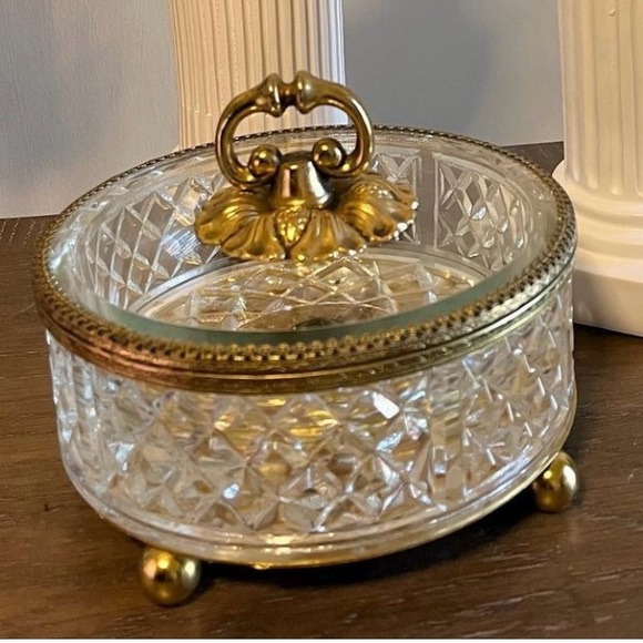 Round Brass Glass Ormolu Filigree Jewelry Casket Trinket Box - Picture 3 of 5
